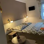 Alena Πανσιόν 3*