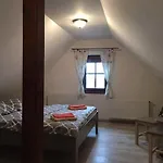 Alena Πανσιόν